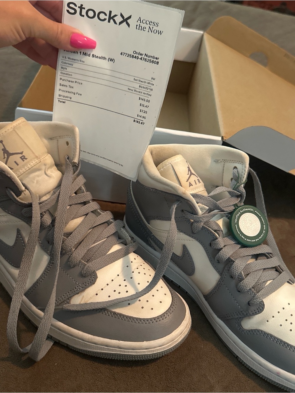 Nike WMNS Air Jordan 1 Mid White and Gray Box Label